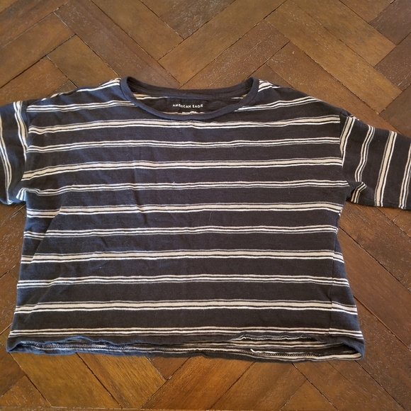 4 for $20 ~ American Eagle Cropped Tee - Picture 2 of 3